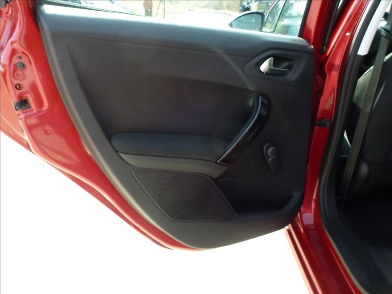 Peugeot 208 1,4 VTi Access 95k MAN5  Lucif - fotka 17 z 44