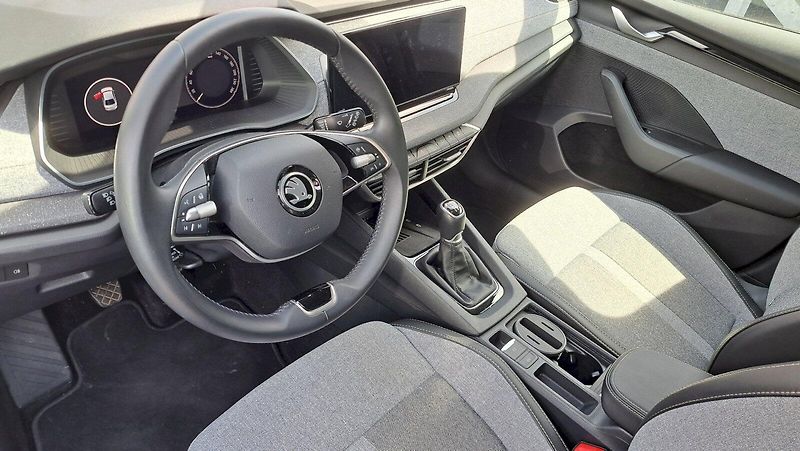 Škoda Octavia (2024) Top Selection 1,5 TSI 110 kW - fotka 11 z 23