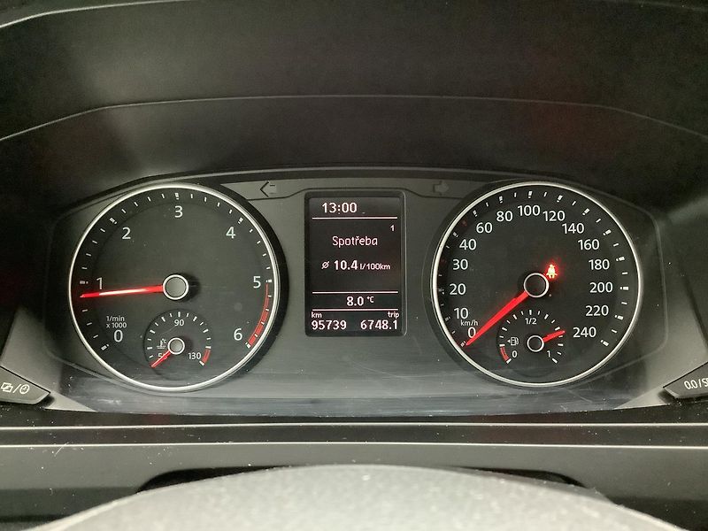 Volkswagen Transporter (2017) T6 Kombi, Webasto, Kamera - fotka 14 z 25
