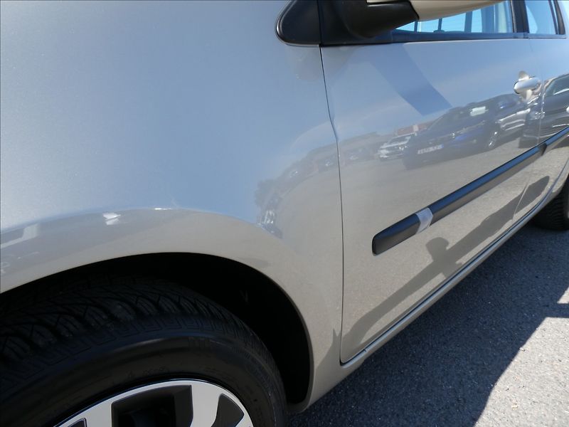 Renault Clio 1,6 i16V automat,serviska,závě - fotka 15 z 47