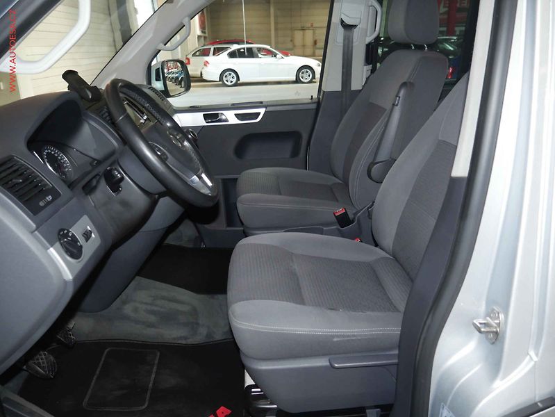 Volkswagen Multivan (2015) 2.0TDi, Comfortline, navi - fotka 9 z 21