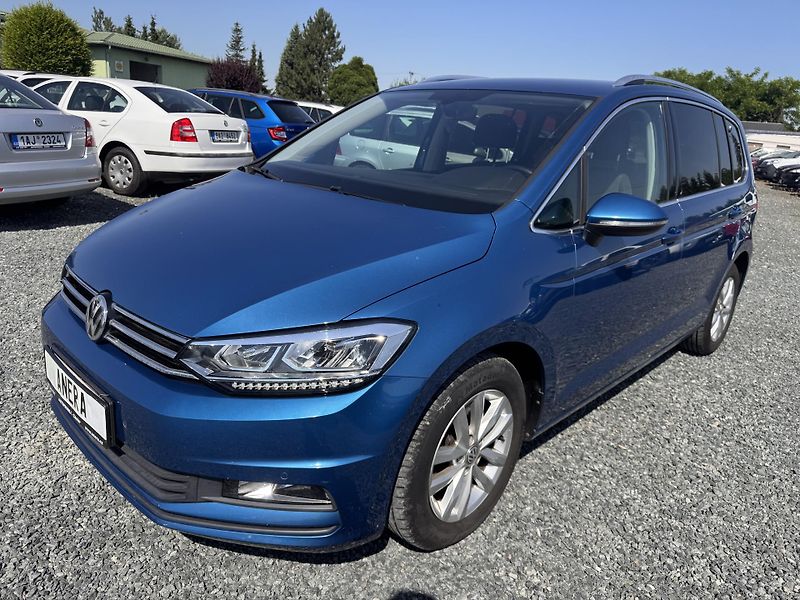 Volkswagen Touran 2.0 TDi, 110 kW, 97 tis km - fotka 3 z 18