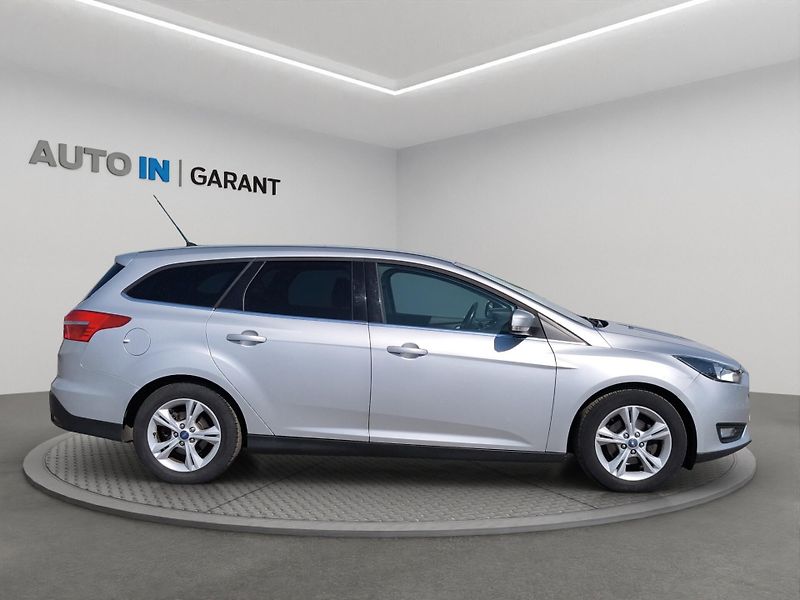 Ford Focus (2015) TREND SPORT 1.0 92kW, ČR, Serv - fotka 4 z 20