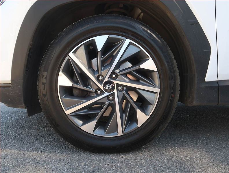 Hyundai Tucson (2021) 1.6 CRDi 48V MHEV - fotka 15 z 20
