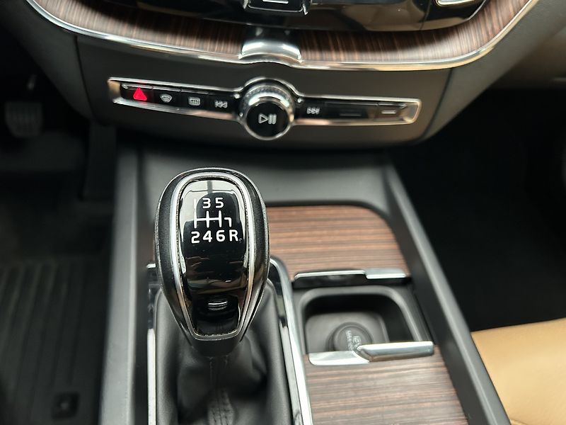 Volvo XC60 2.0 D4 4x4 INSCRIPTION - fotka 16 z 26