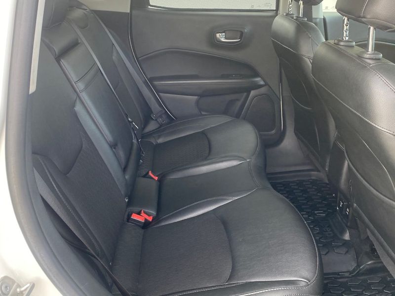 Jeep Compass (2020) 1,3 Turbo (96kW) 130K Man. - fotka 8 z 33