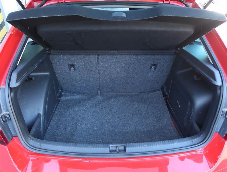 Škoda Rapid (2014) Spaceback 1.2 TSI, Xenony - fotka 13 z 15