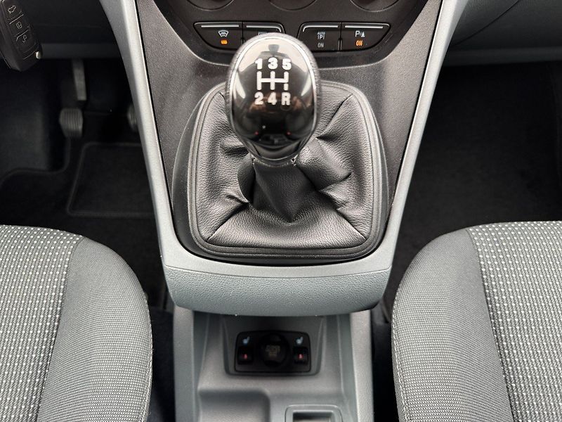 Ford C-MAX (2011) 1.6i Ti-VCT Klima Parkování - fotka 9 z 45