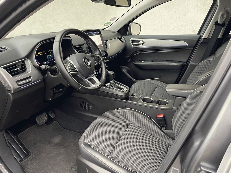 Renault Arkana (2023) TECHNO E-TECH 145k - fotka 16 z 21
