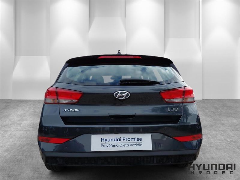 Hyundai i30 1,5   1.5 Start Plus - fotka 6 z 22