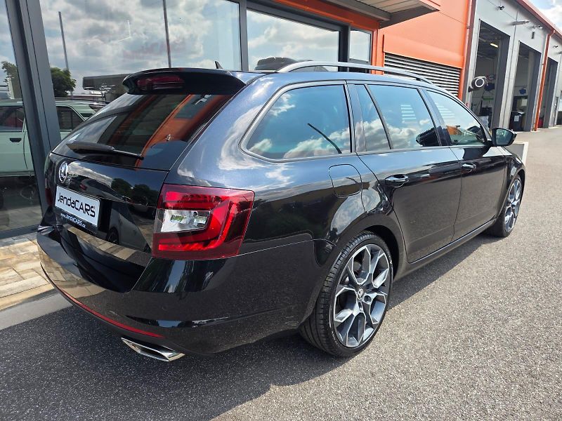 Škoda Octavia (2019) 2.0 TSI RS 180 KW - fotka 2 z 11