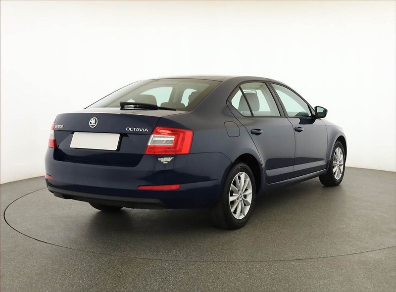 Škoda Octavia (2013) Ambition 1.2 TSI, Serv.kniha - fotka 5 z 17