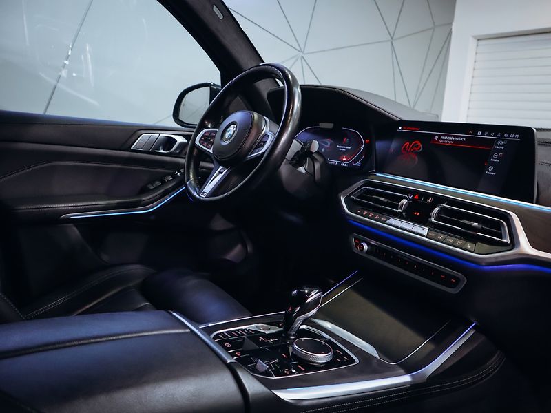 BMW X7 xDrive40i - fotka 19 z 32