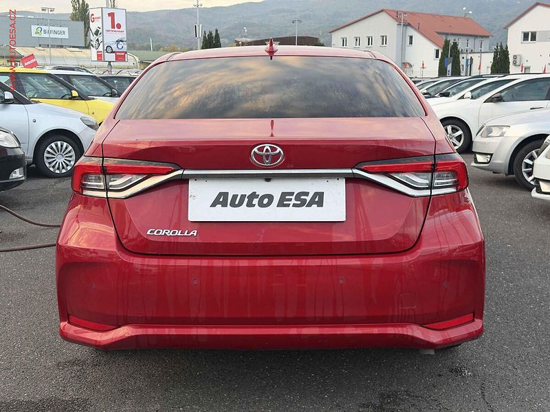 Toyota Corolla (2022) 1.5 V VT-i, 2.maj, Dynamic - fotka 5 z 18