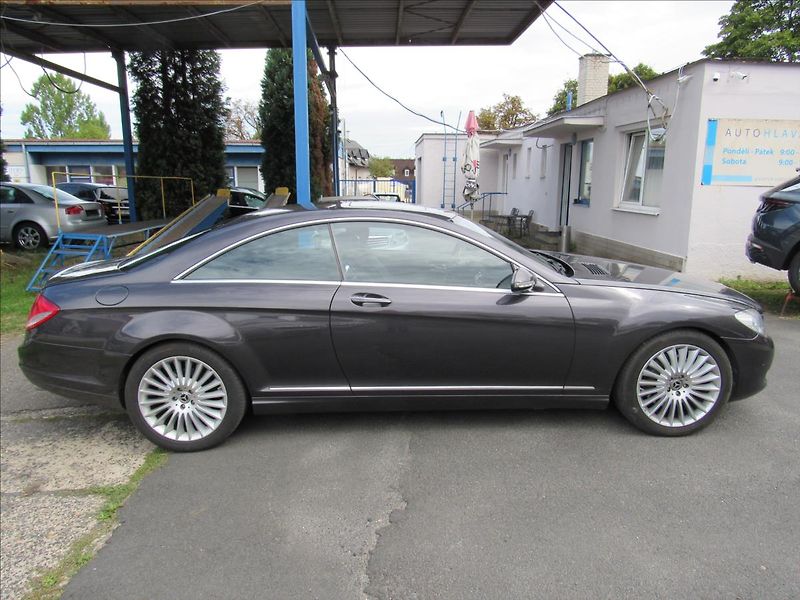 Mercedes-Benz CL 5,5 550 Elegance 285 KW - fotka 8 z 36