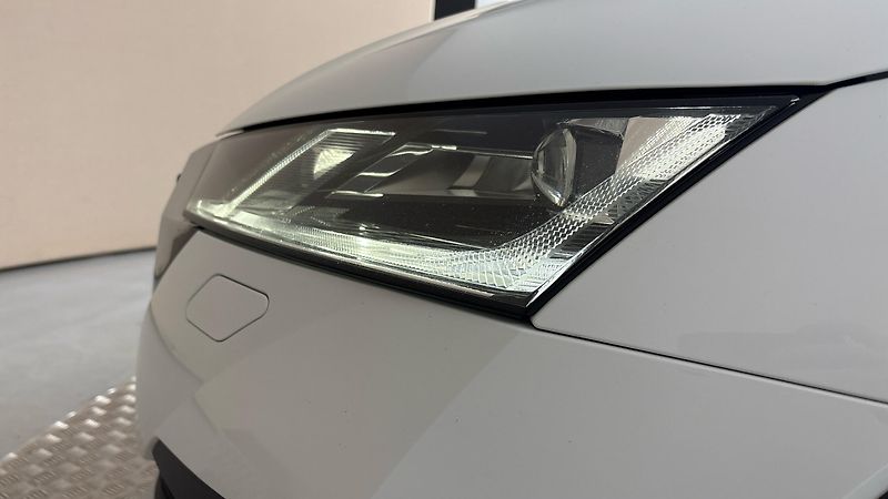 Škoda Octavia 2.0 TDI DSG 4x4 Scout Combi - fotka 18 z 28