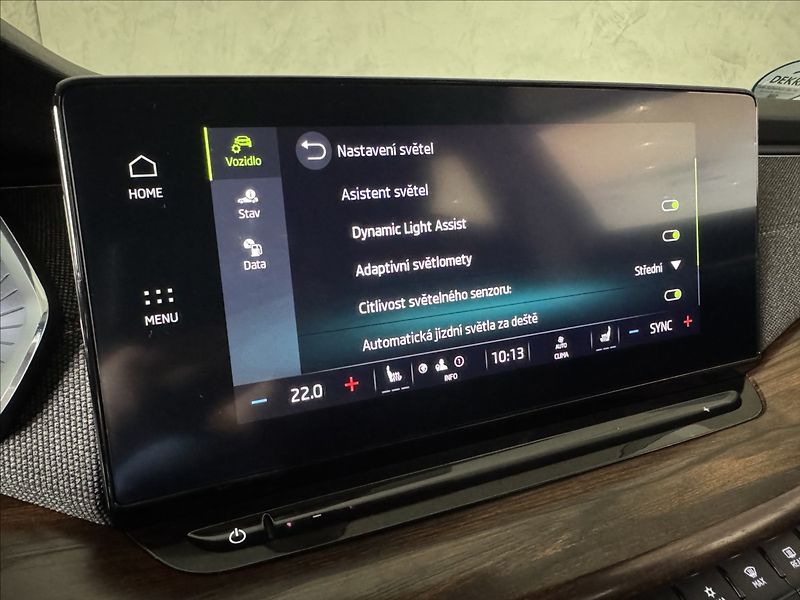 Škoda Octavia 2,0 TDi  DSG 4x4 Scout Virtual - fotka 27 z 46