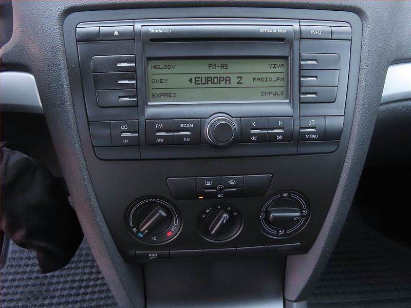 Škoda Octavia (2007) 1.6 - fotka 17 z 17