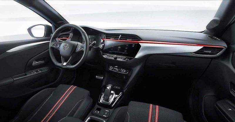 Opel šel cestou co nejnižší možné ceny, v základu nabízí tedy jediný motor.