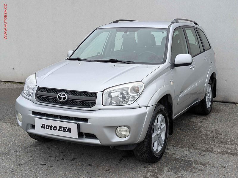Toyota RAV4 (2004) 2.0 VVT-i 4WD, ČR, AC, TZ - fotka 3 z 15