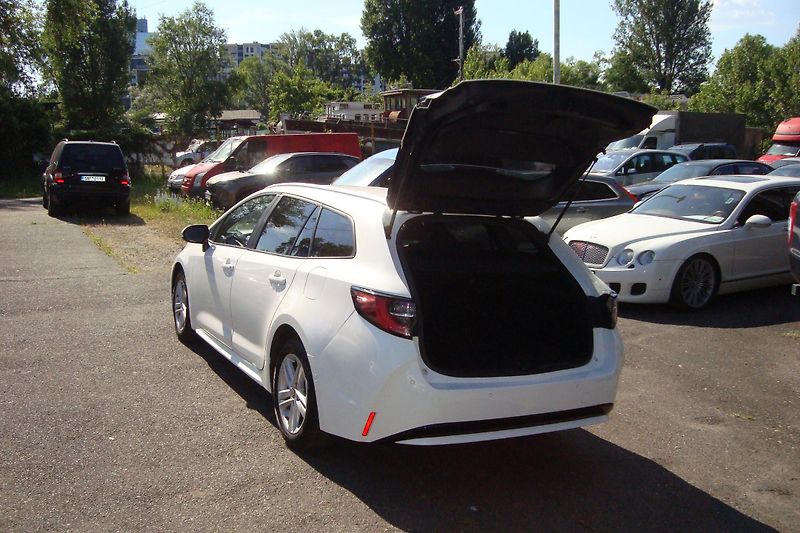 Toyota Corolla (2023) 1.8i Hybrid,ČR,1,Maj. - fotka 12 z 78