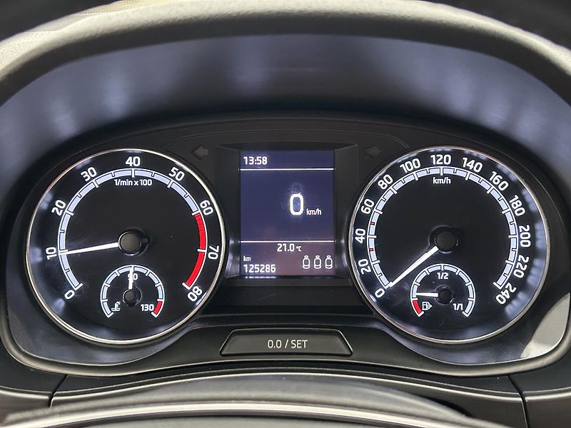 Škoda Fabia 1.0 TSI Style - fotka 11 z 25