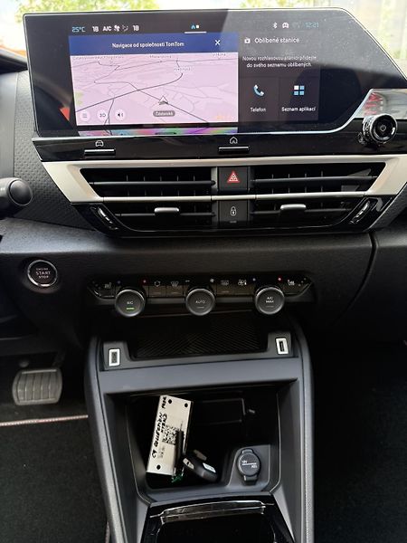 Citroën C4 (2026) COLLECTION HYBRID 145k AUT - fotka 7 z 11