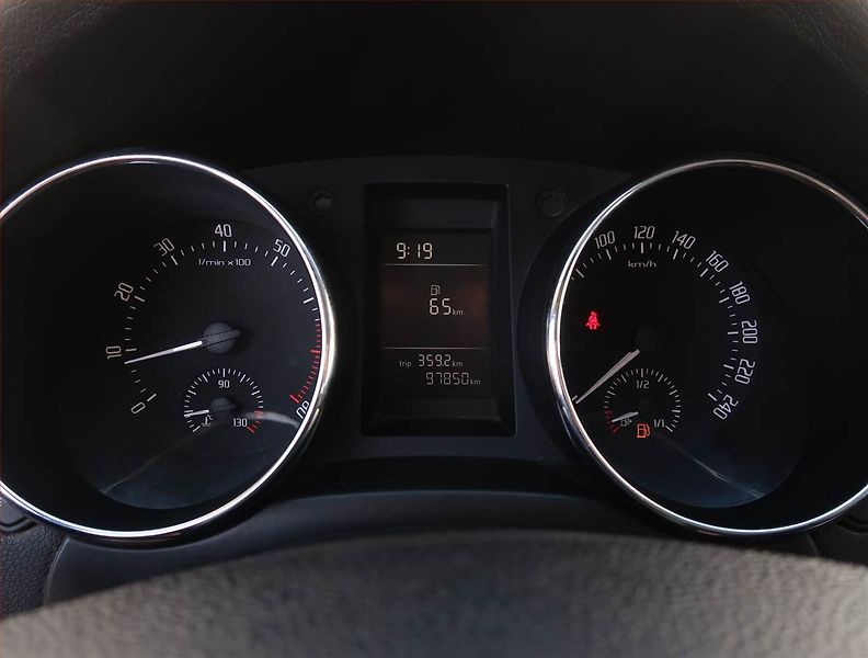 Škoda Yeti (2013) 1.2 TSI, Serv.kniha - fotka 11 z 15