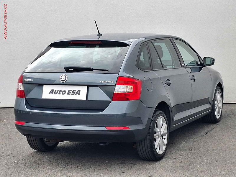 Škoda Rapid (2016) 1.2 TSi, Joy, xenon, navi - fotka 4 z 18