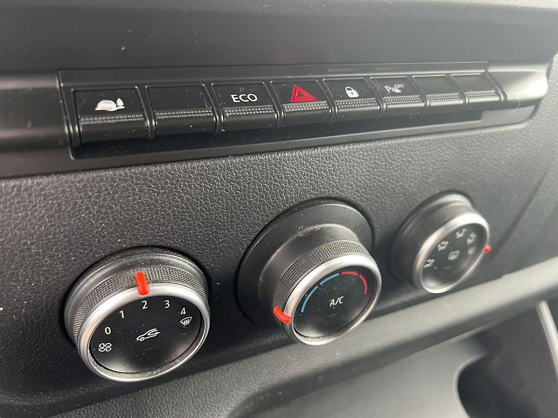 Opel Movano (2021) 2.3CDTi 100kW L2H2,AC - fotka 16 z 27