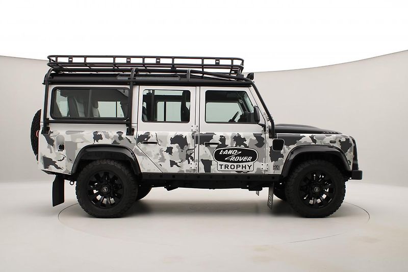 Land Rover Defender (2023) WORKS V8 TROPHY II 1 z 25 - fotka 6 z 40