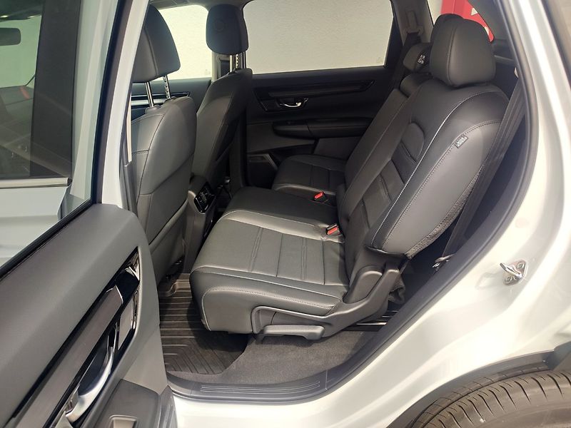 Honda CR-V (2026) 2.0 e:HEV ELEGANCE MR2026 AWD - fotka 27 z 36