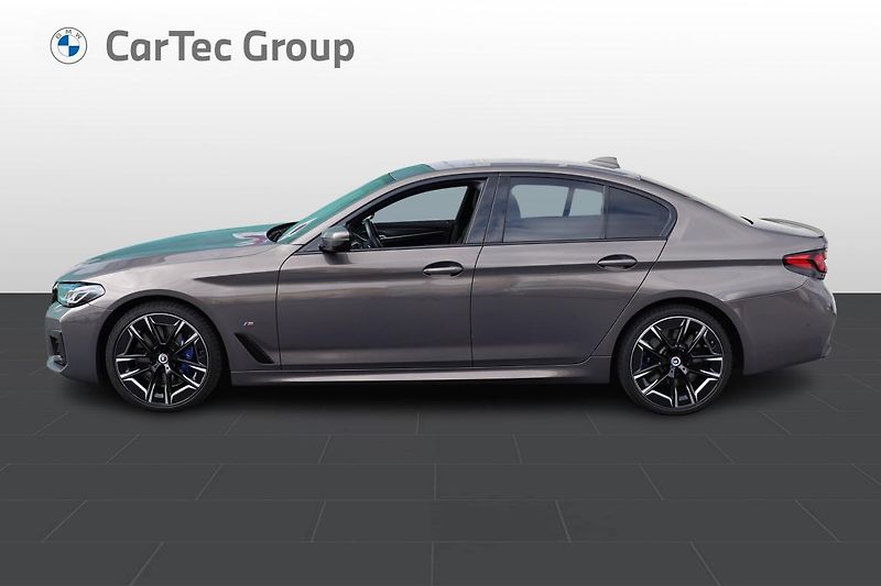 BMW Řada 5 540d xDrive - fotka 2 z 14