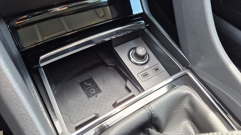 Škoda Karoq 2,0 TDI 110kW Style Exclusive - fotka 11 z 30