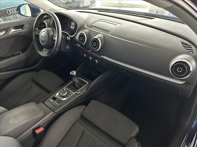 Audi A3 2,0   TDI 110kW,SERVISKA,NAVI - fotka 9 z 27