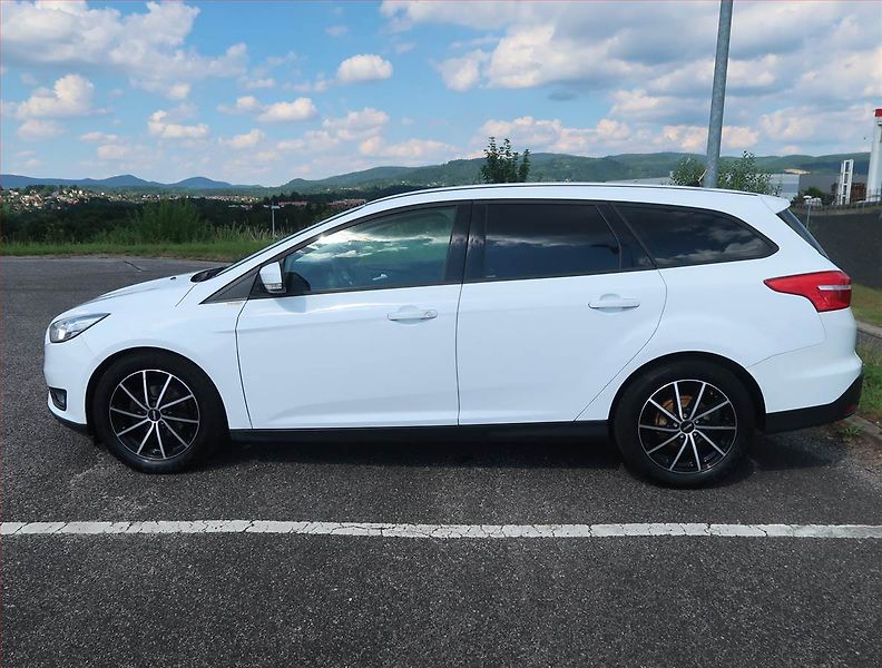 Ford Focus (2016) 1.5 TDCi, Tempomat - fotka 3 z 14