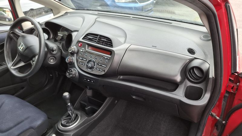 Honda Jazz 1.2 benzin 66 kw Facelit - fotka 22 z 36