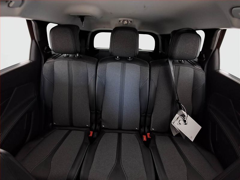 Peugeot 5008 (2021) PureTech 130 - fotka 10 z 22