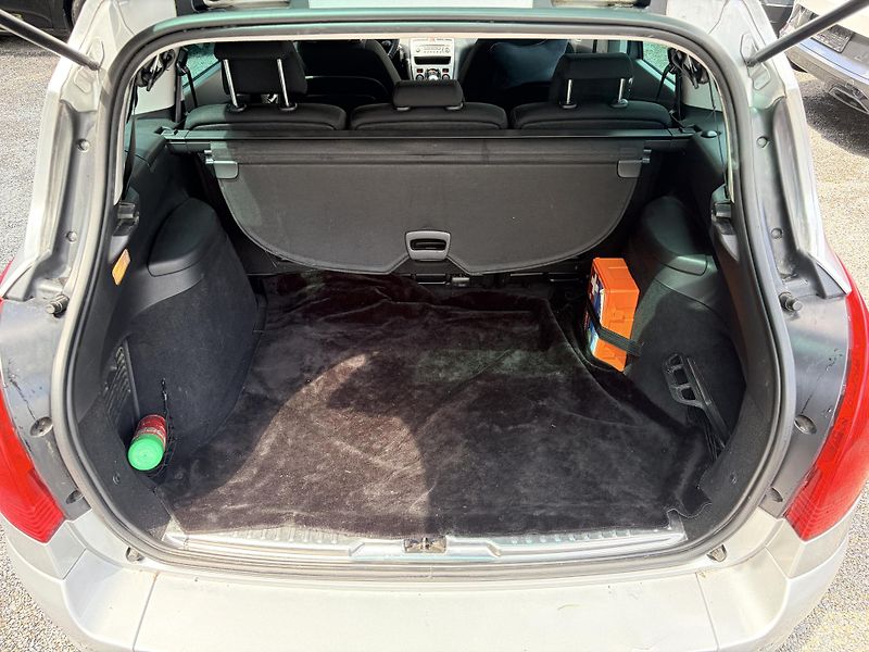 Peugeot 308 SW 1.6HDI TAŽNÉ - fotka 19 z 27