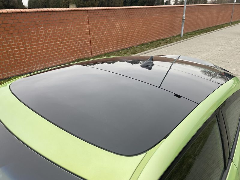Hyundai Veloster 1.6i,PRÉMIUM, AUTOMAT,PLNÁ VÝB - fotka 40 z 47
