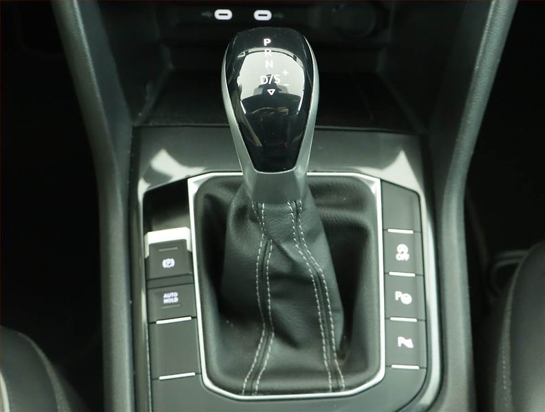 Volkswagen Tiguan (2023) R-Line 2.0 TDI - fotka 13 z 17