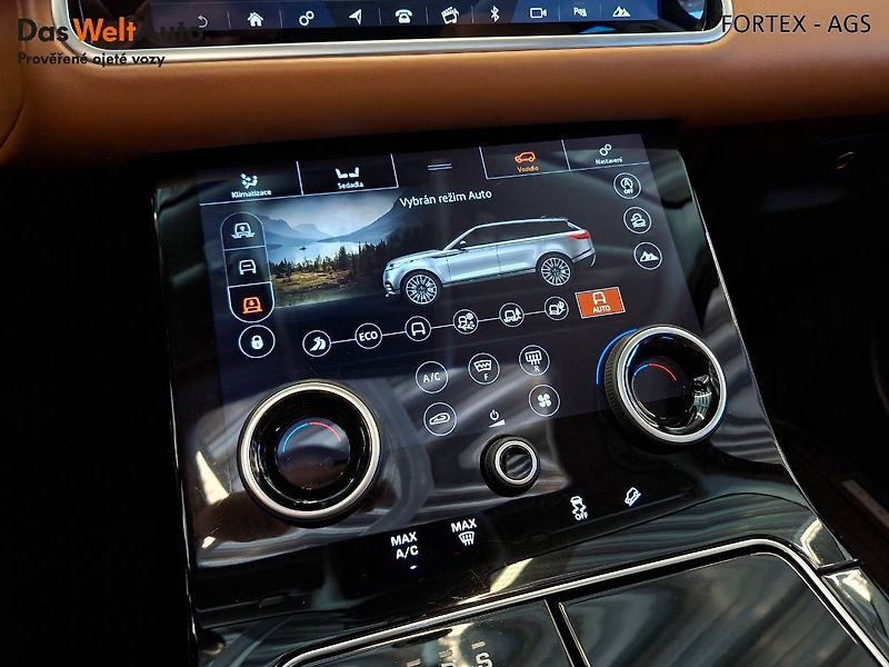 Land Rover Range Rover Velar (2018) D240 SE,2.0L 177kW,4x4,Automat - fotka 25 z 33