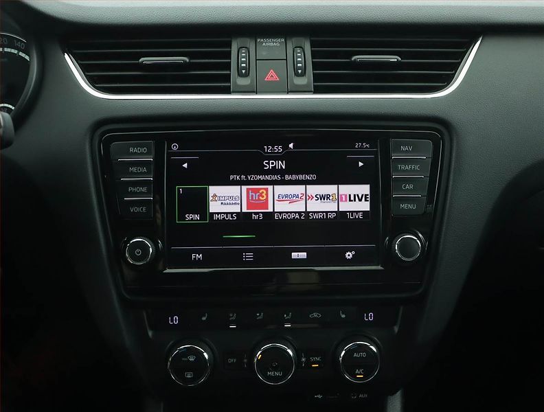 Škoda Octavia (2015) RS 2.0 TSI, Automat - fotka 12 z 19