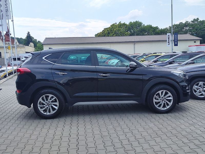 Hyundai Tucson 2.0 CRDI/100kW Style 4x4 - fotka 4 z 36