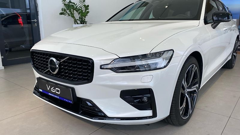 Volvo V60 (2026) PLUS DARK, B4, 145+10 kW / 197 - fotka 4 z 14