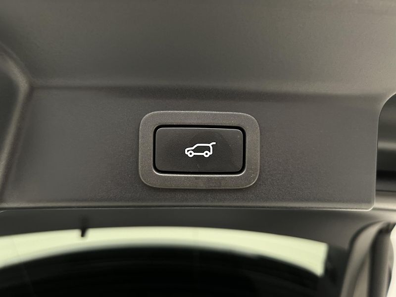 Jaguar F-Pace D200 S AWD AUT CZ 1.maj. - fotka 25 z 42