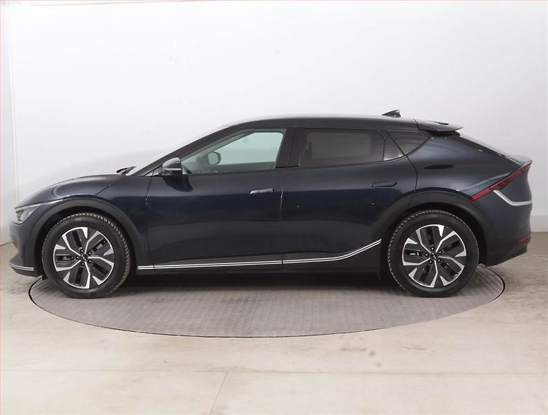 Kia EV6 (2023) RWD 77.4 kWh, SoH 100% - fotka 3 z 19