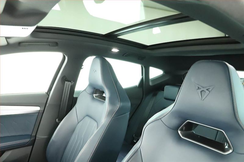 Cupra Formentor (2024) 1.4 e-Hybrid VZ - fotka 15 z 21