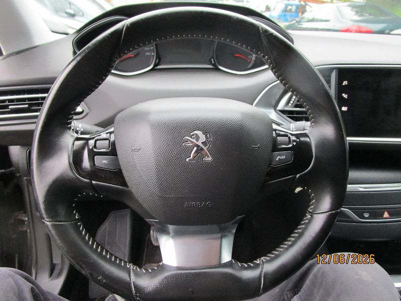 Peugeot 308 (2019) 1,5 HDi SW  - fotka 12 z 30