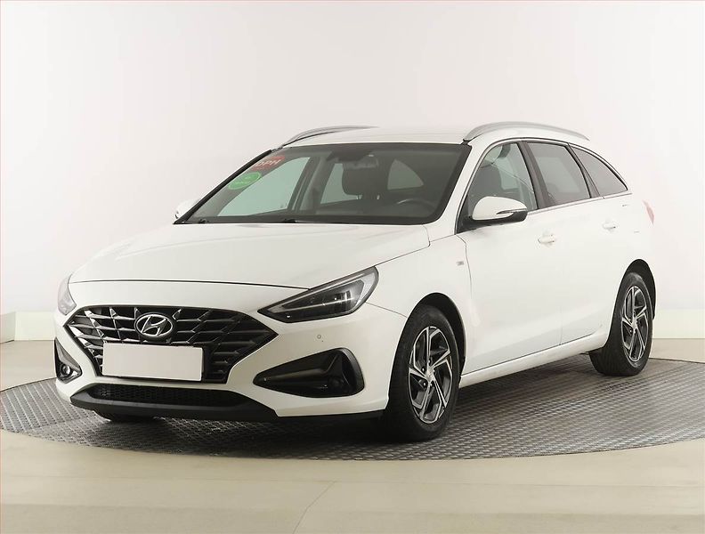 Hyundai i30 (2022) Smart 1.5 T-GDI MHEV - fotka 2 z 20